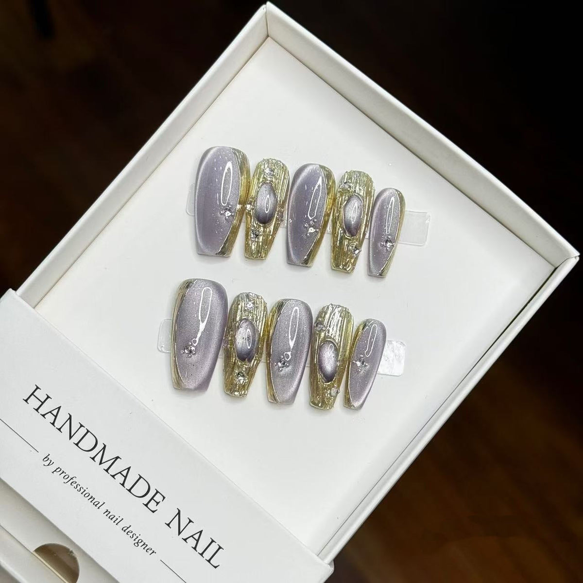 Handmade Elegant Press-On Nail Art Set