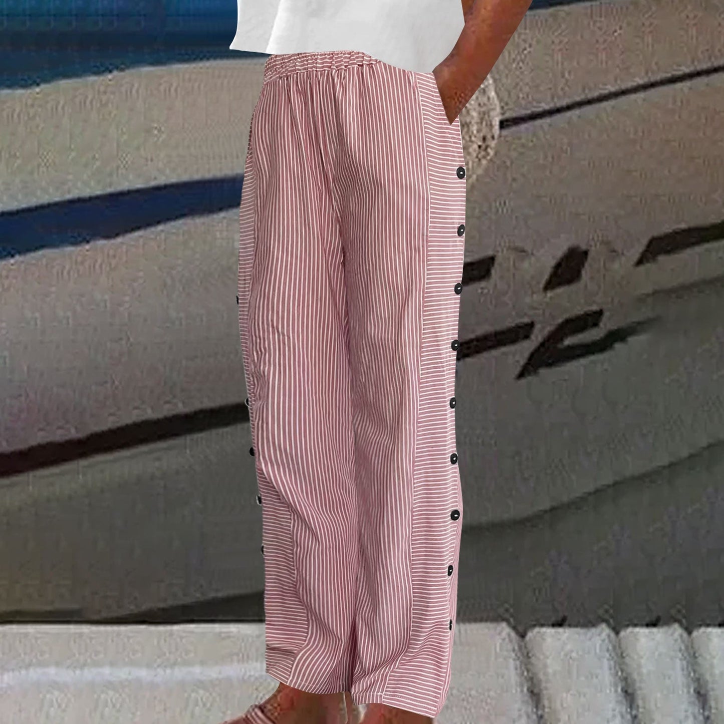 Women's Cropped Button-Detail Pants