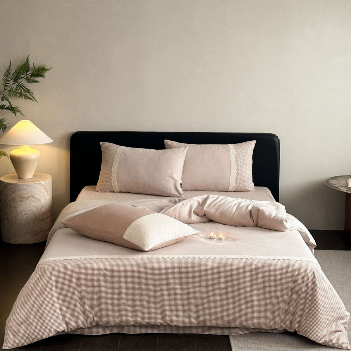Cotton-Blend Bedding Set with Delicate Lace Trim and Fine Mini Check