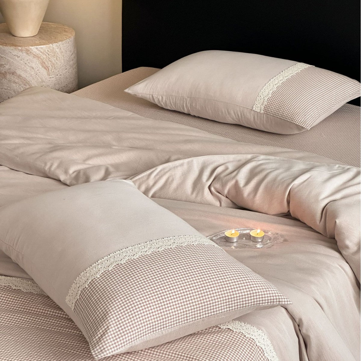 Cotton-Blend Bedding Set with Delicate Lace Trim and Fine Mini Check