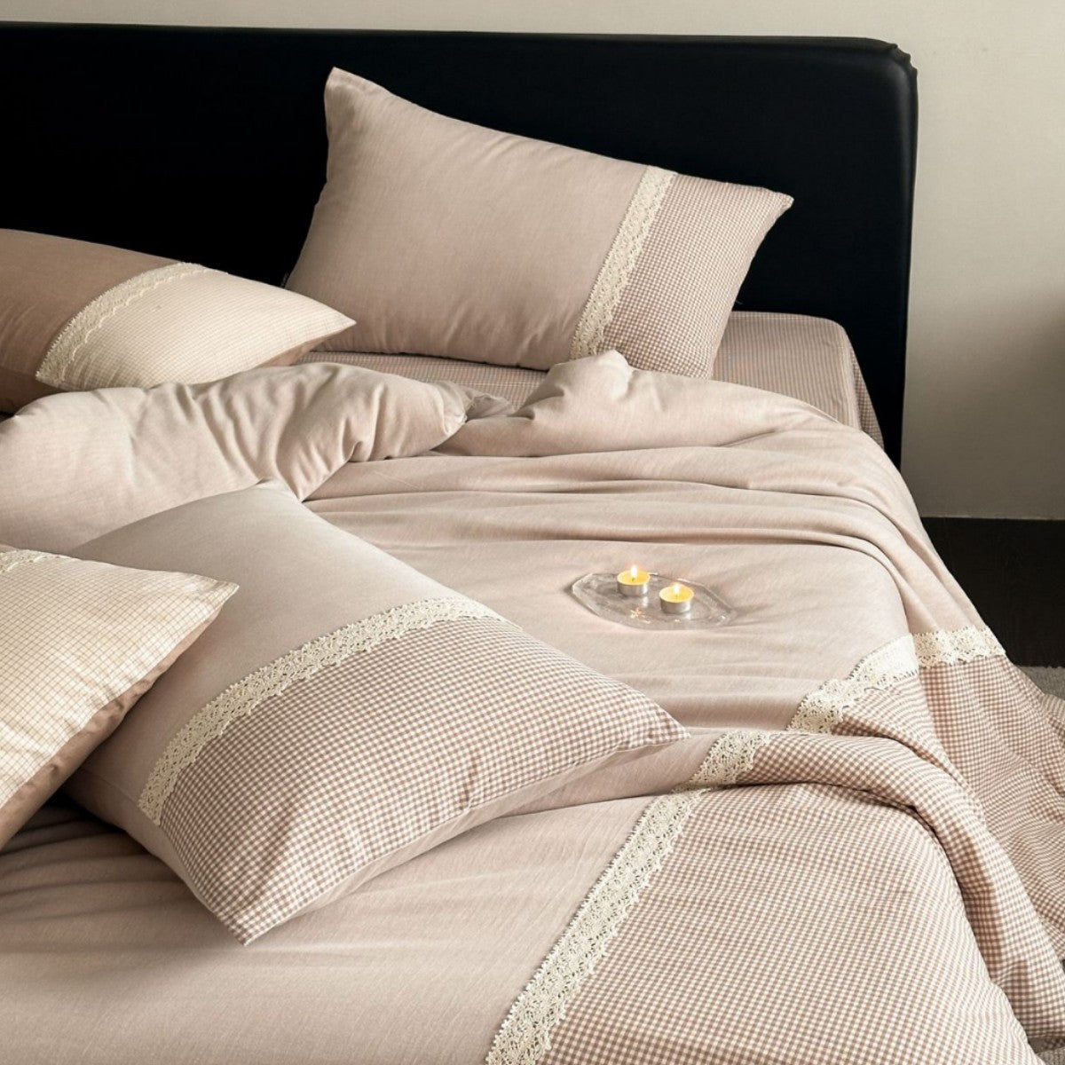 Cotton-Blend Bedding Set with Delicate Lace Trim and Fine Mini Check