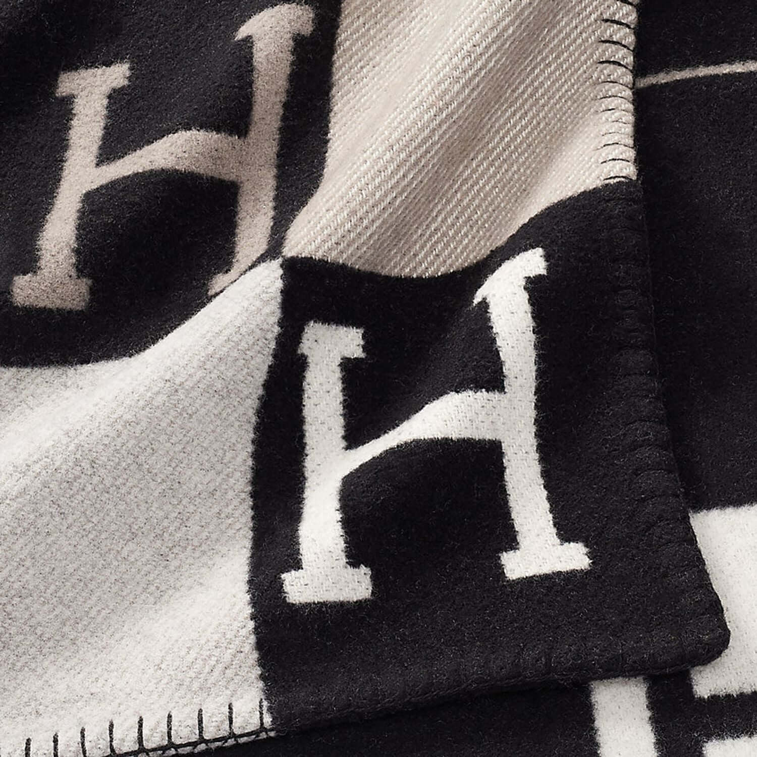 Cozy Wool-Cashmere Blanket 140x170cm