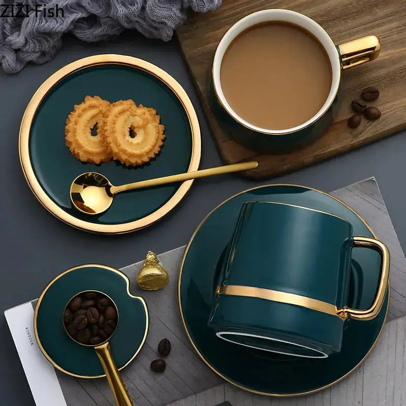 Elegant Ceramic Coffee Mug with Golden Accents – Durable and Stylish