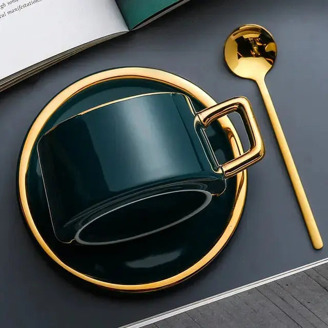 Elegant Ceramic Coffee Mug with Golden Accents – Durable and Stylish