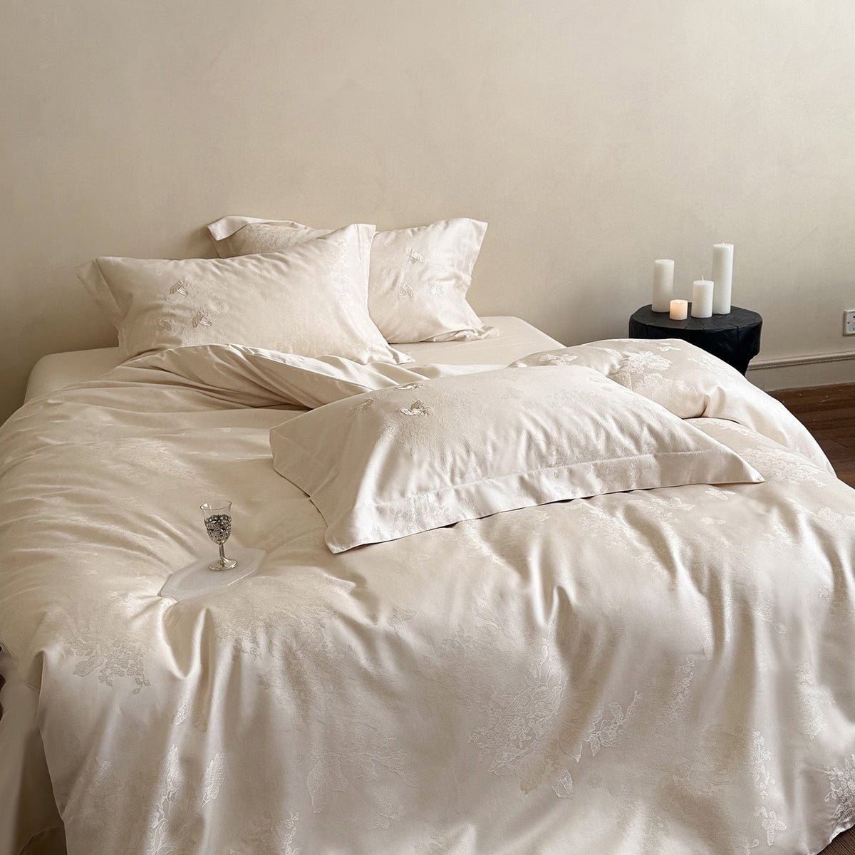 Fine Mako Cotton Bedding Set with Jacquard Floral and Butterfly Relief