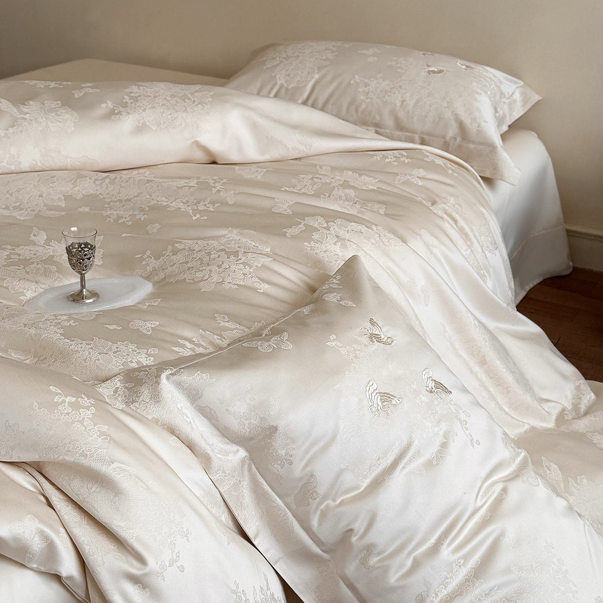 Fine Mako Cotton Bedding Set with Jacquard Floral and Butterfly Relief