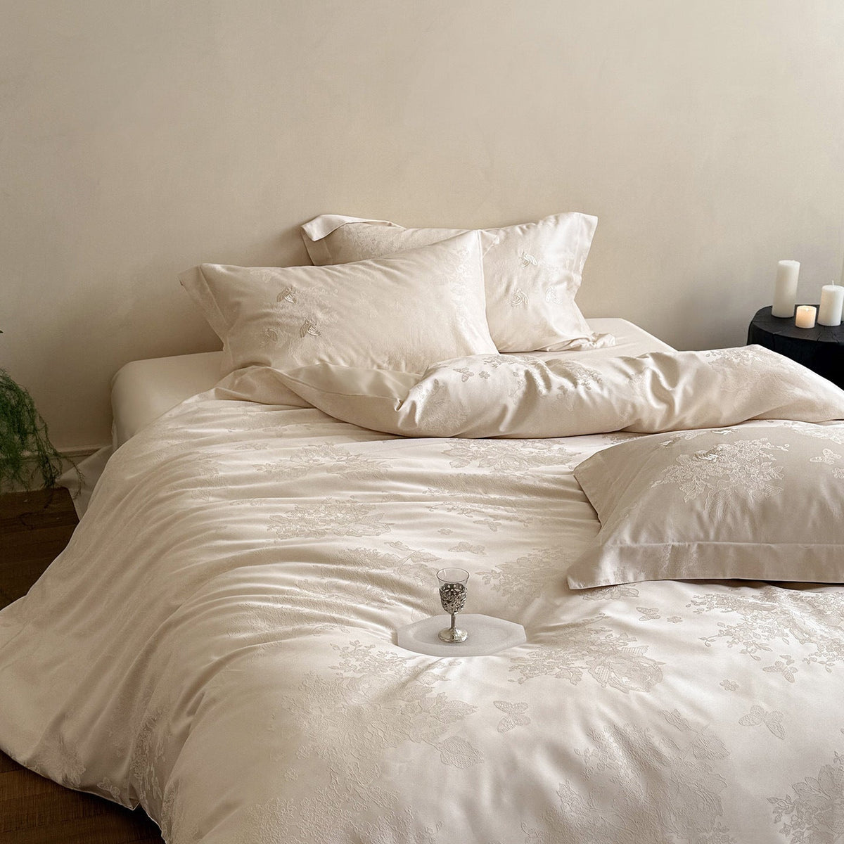 Fine Mako Cotton Bedding Set with Jacquard Floral and Butterfly Relief