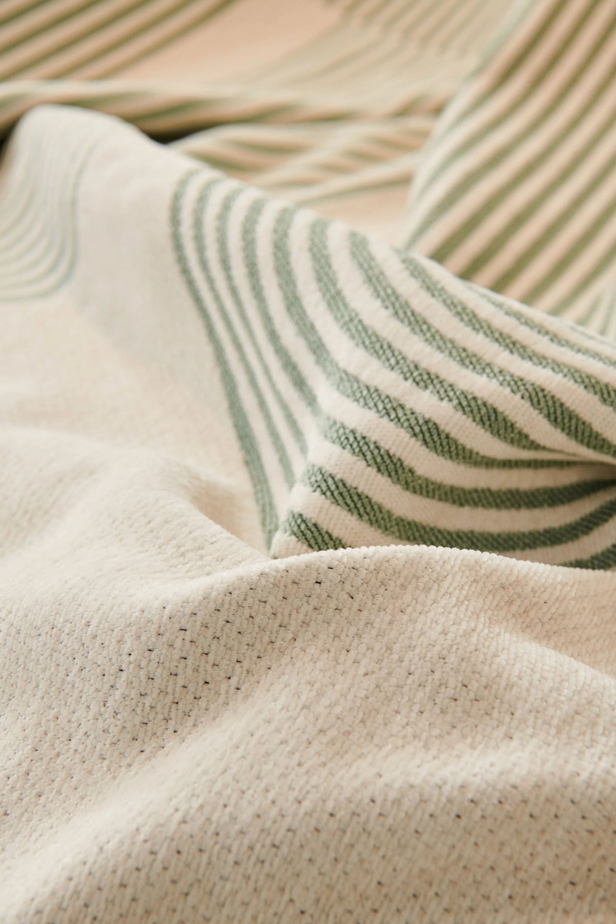 Geometric Pattern Sofa Throw with Fringe