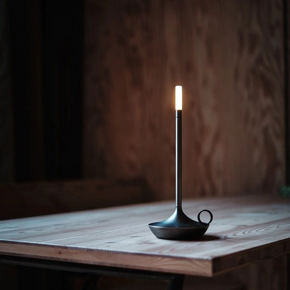 Giavi Candle - Elegant, Modern Candle with Adjustable Lighting and USB Charging