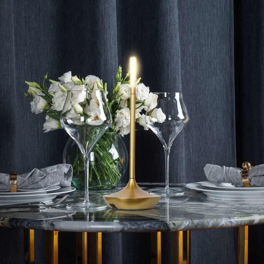 Giavi Candle - Elegant, Modern Candle with Adjustable Lighting and USB Charging