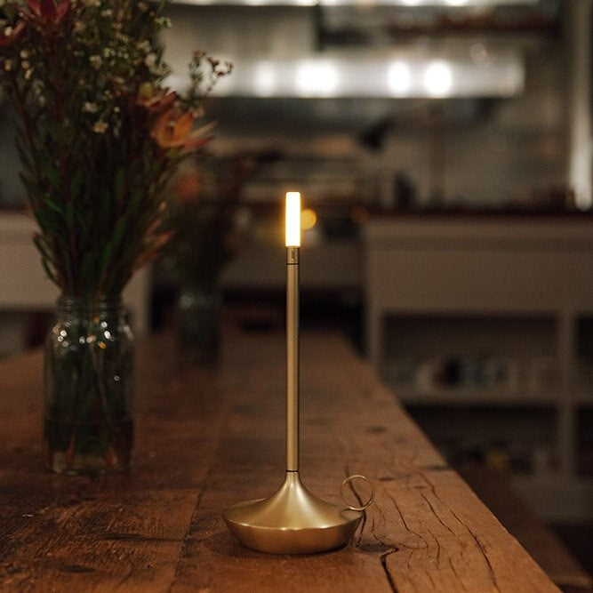 Giavi Candle - Elegant, Modern Candle with Adjustable Lighting and USB Charging