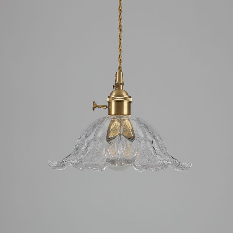 Golden Glass Pendant Lamp in the Shape of a Flower – Elegant Interior Decoration – Luxurious and Unique Design – Perfect for Living Room or Bedroom