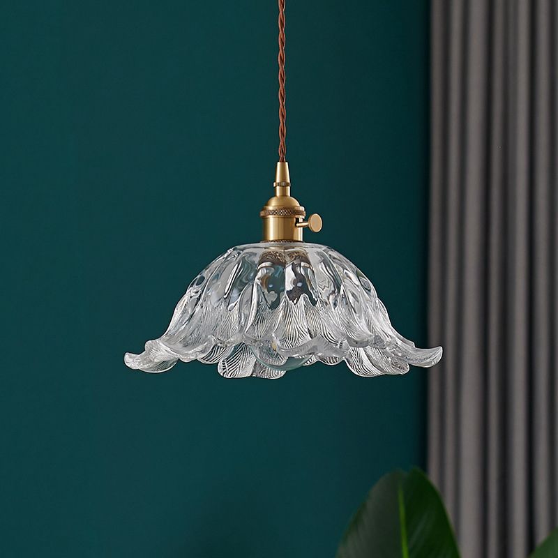 Golden Glass Pendant Lamp in the Shape of a Flower – Elegant Interior Decoration – Luxurious and Unique Design – Perfect for Living Room or Bedroom