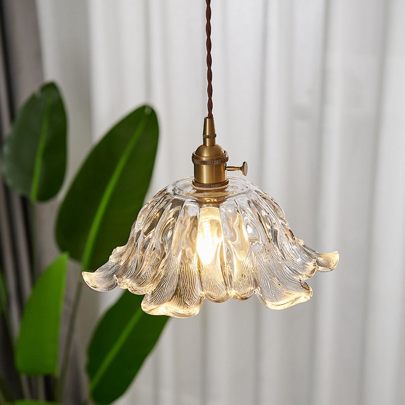 Golden Glass Pendant Lamp in the Shape of a Flower – Elegant Interior Decoration – Luxurious and Unique Design – Perfect for Living Room or Bedroom