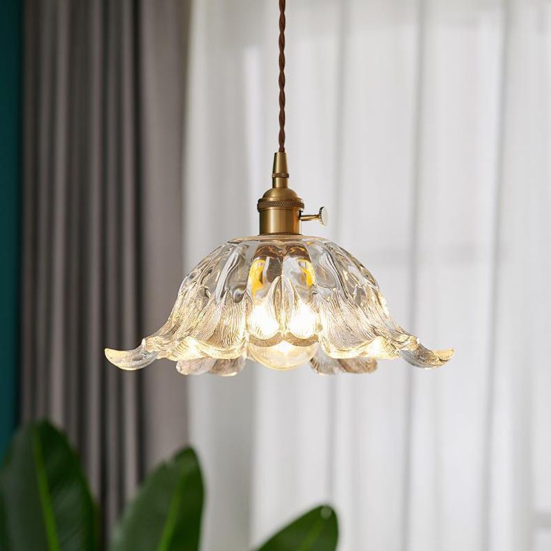 Golden Glass Pendant Lamp in the Shape of a Flower – Elegant Interior Decoration – Luxurious and Unique Design – Perfect for Living Room or Bedroom