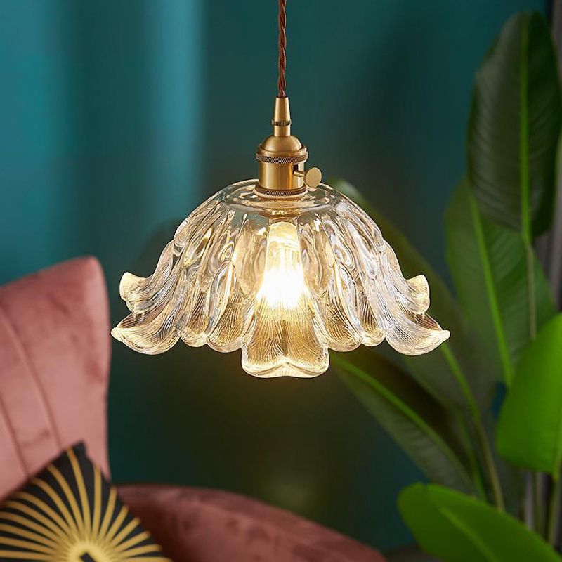 Golden Glass Pendant Lamp in the Shape of a Flower – Elegant Interior Decoration – Luxurious and Unique Design – Perfect for Living Room or Bedroom