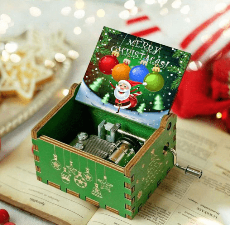 Hand-Wound Christmas Music Box — Cozy Melody, Traditional Holiday Motif