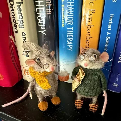 Handmade Felted Mouse Decoration in Eco-Friendly Wool - Holiday Ornament & Gift
