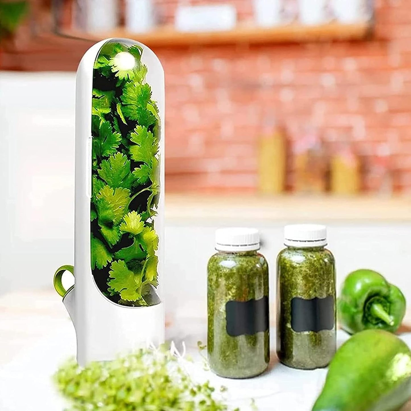 HerbGuard – Space-saving herb protector. Ensures long-lasting freshness of your herbs while minimizing waste.