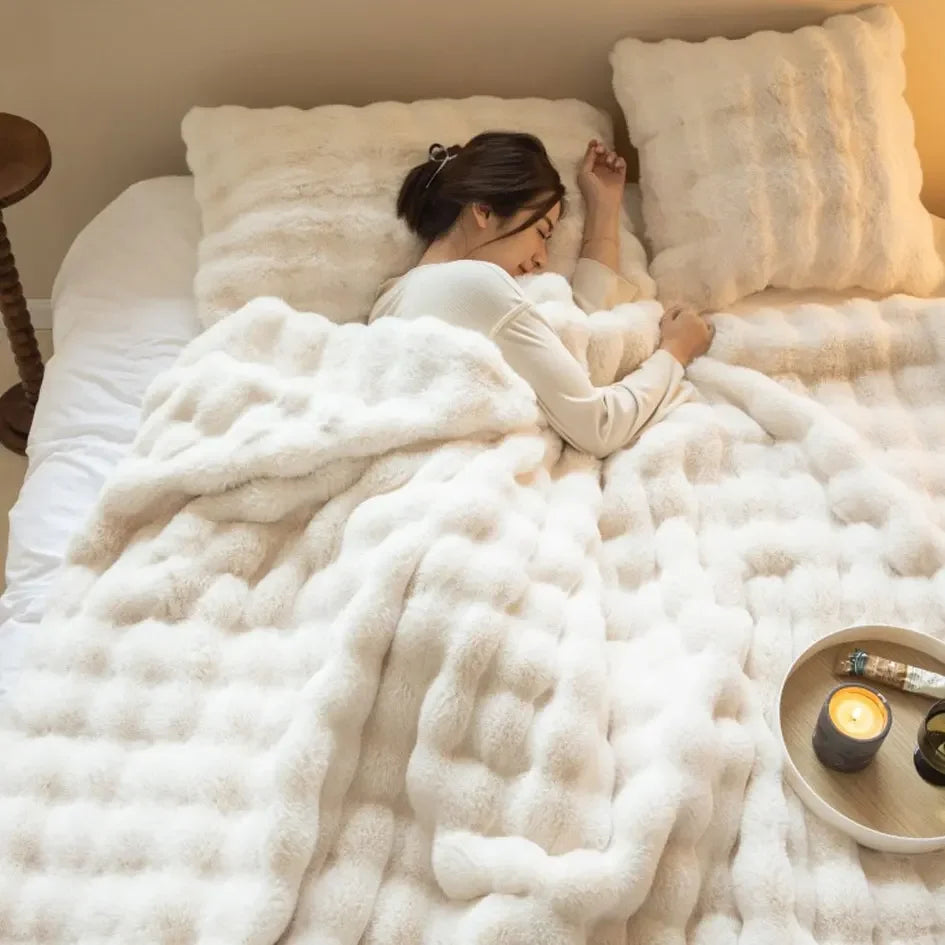 High-Quality Plush Blanket for Ultimate Comfort