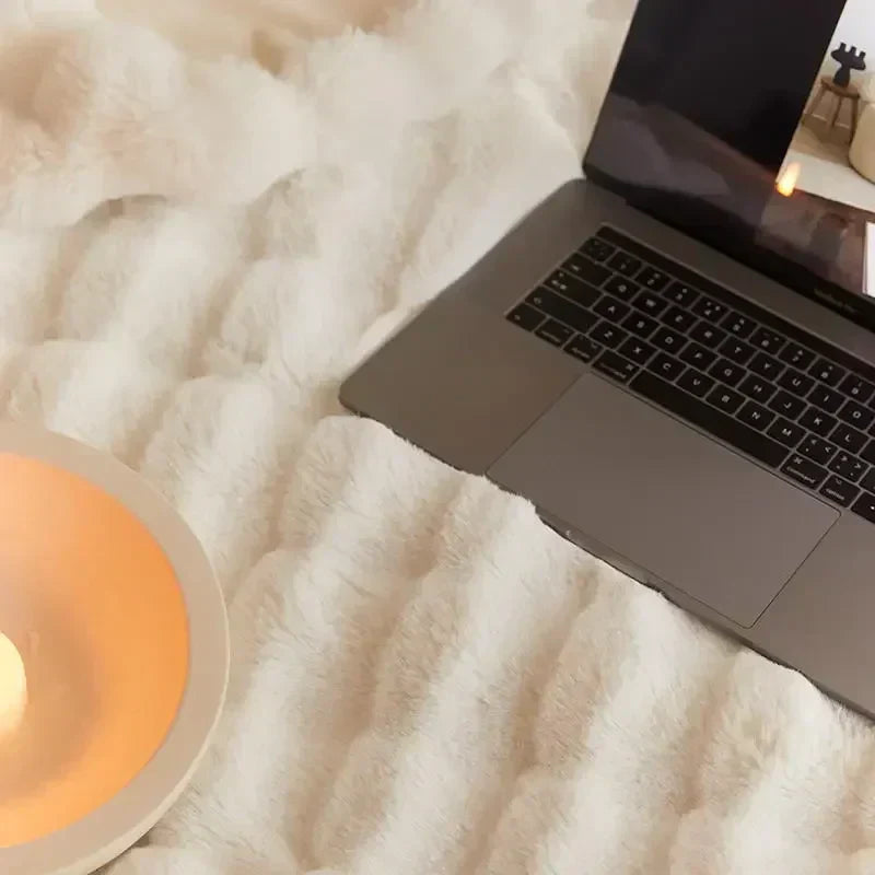 High-Quality Plush Blanket for Ultimate Comfort