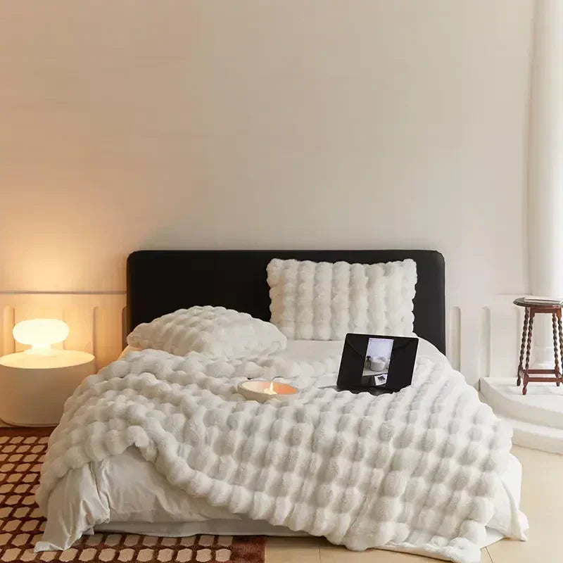 High-Quality Plush Blanket for Ultimate Comfort