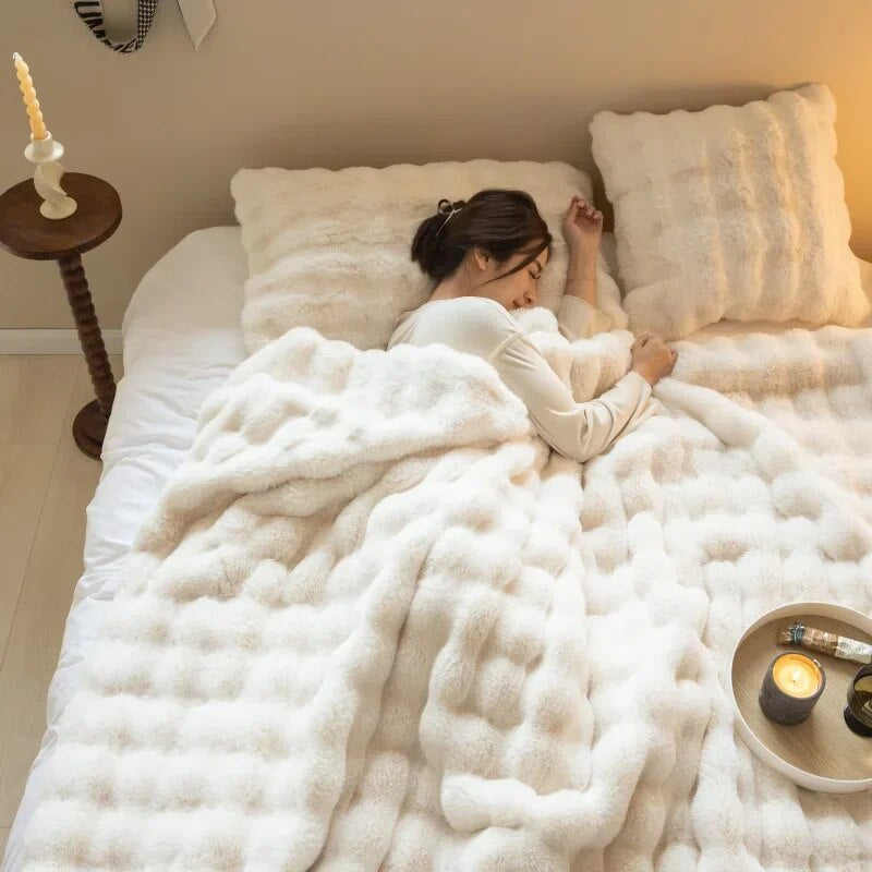 High-Quality Plush Blanket for Ultimate Comfort