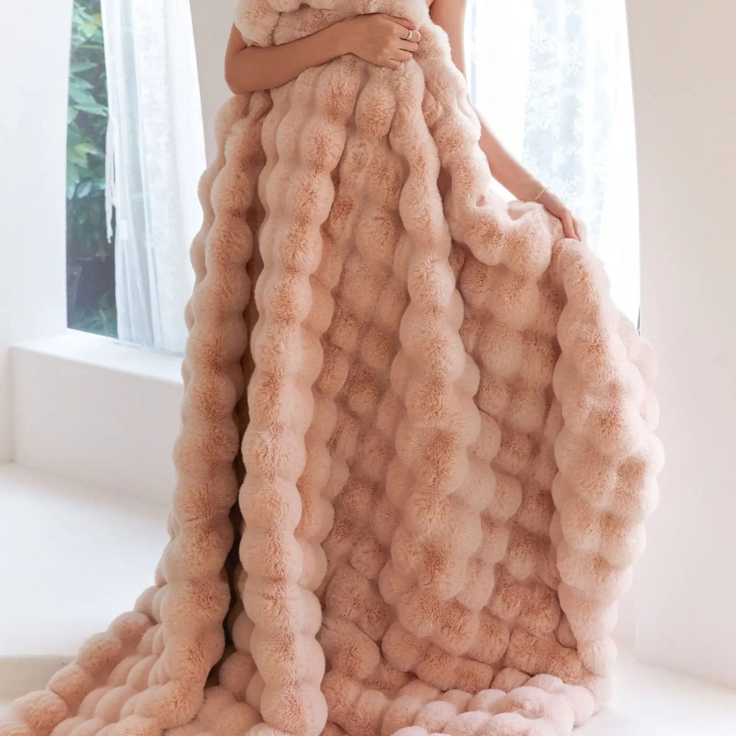 High-Quality Plush Blanket for Ultimate Comfort