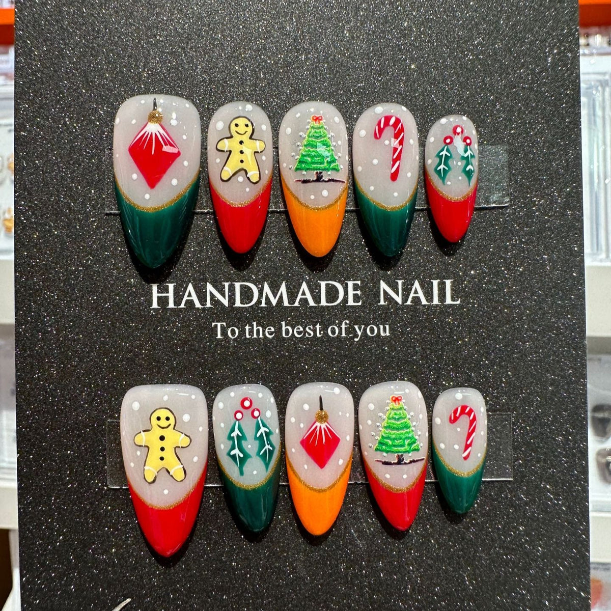 Holiday-Themed Press-On Nail Set