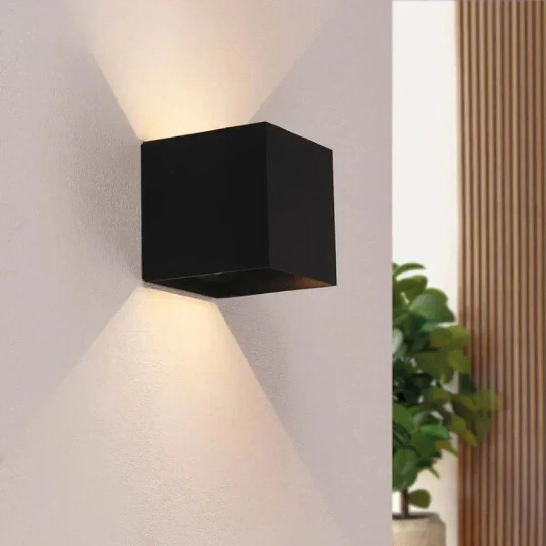 Luxe Wall Light – Motion Sensor & Warm Ambient LED Lighting (2700K)