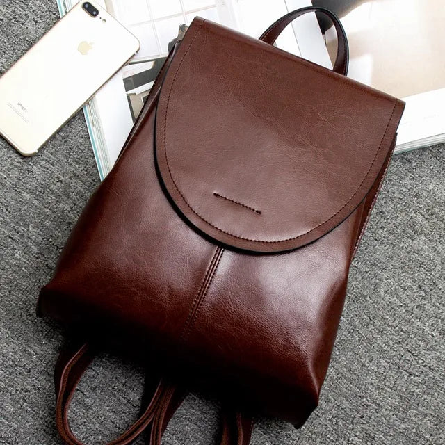 LuxeCarry Leather Backpack – Stylish Design with Versatile Storage for Women