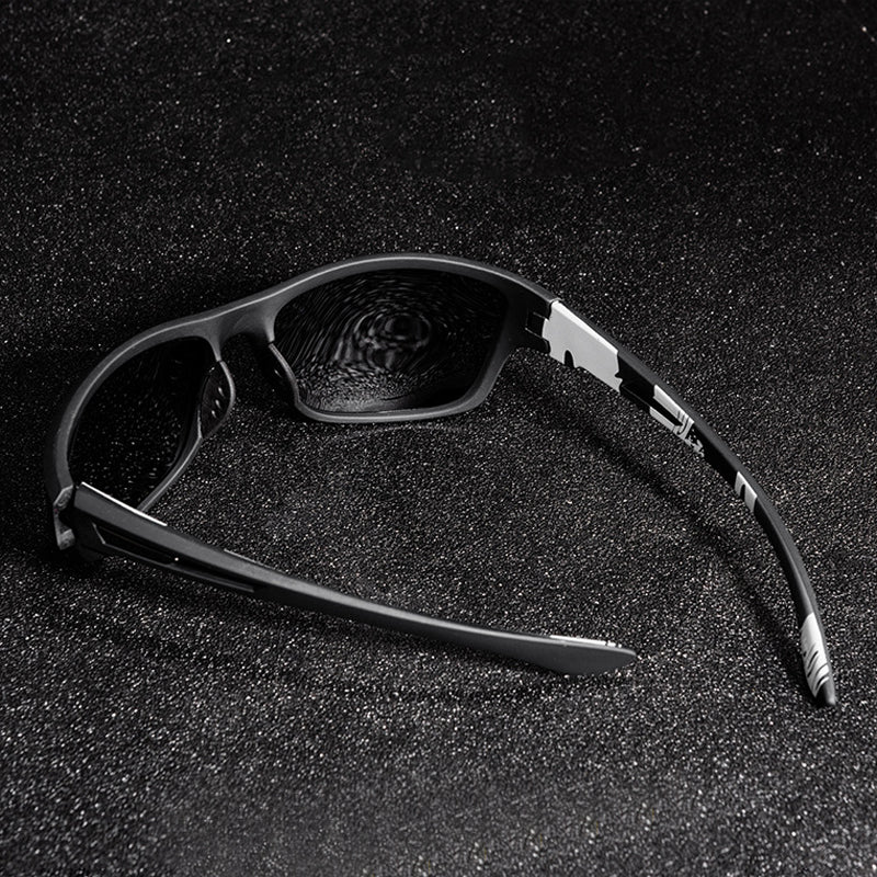 Men's Polarized Sunglasses - Photochromic & Scratch Resistant