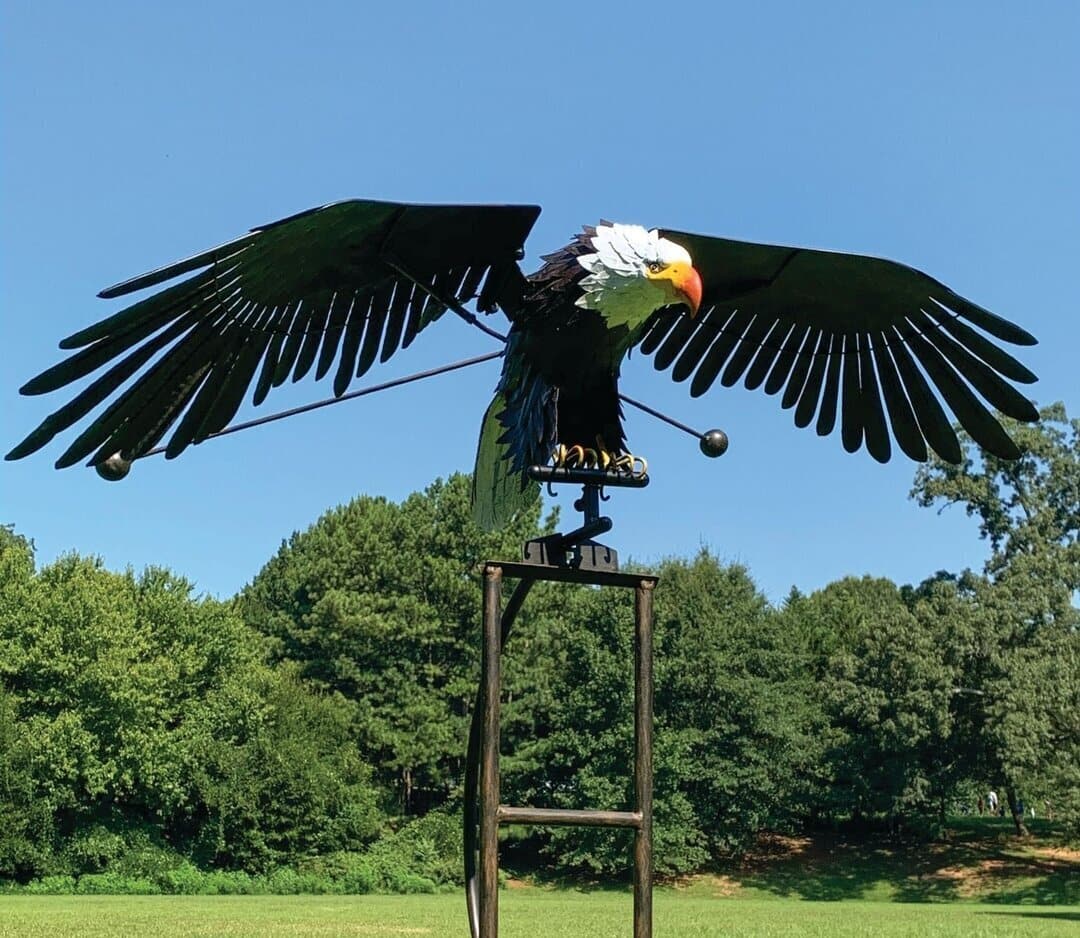 Metal Bird-Shaped Wind Spinner with Moving Wings – Weather-Resistant Metal Garden Decoration