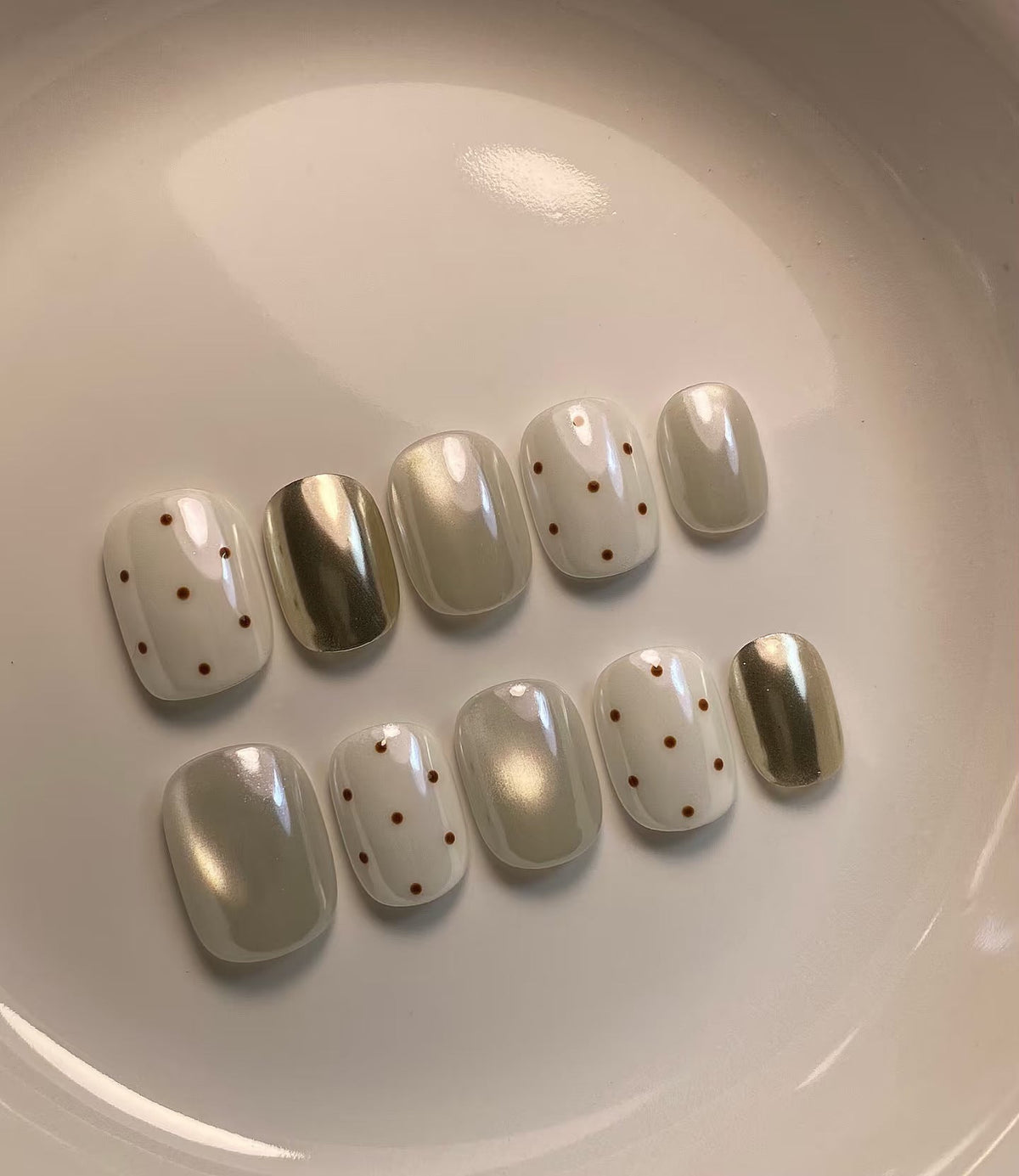 Press-On Nail Art Set with Dot and Metallic Accents