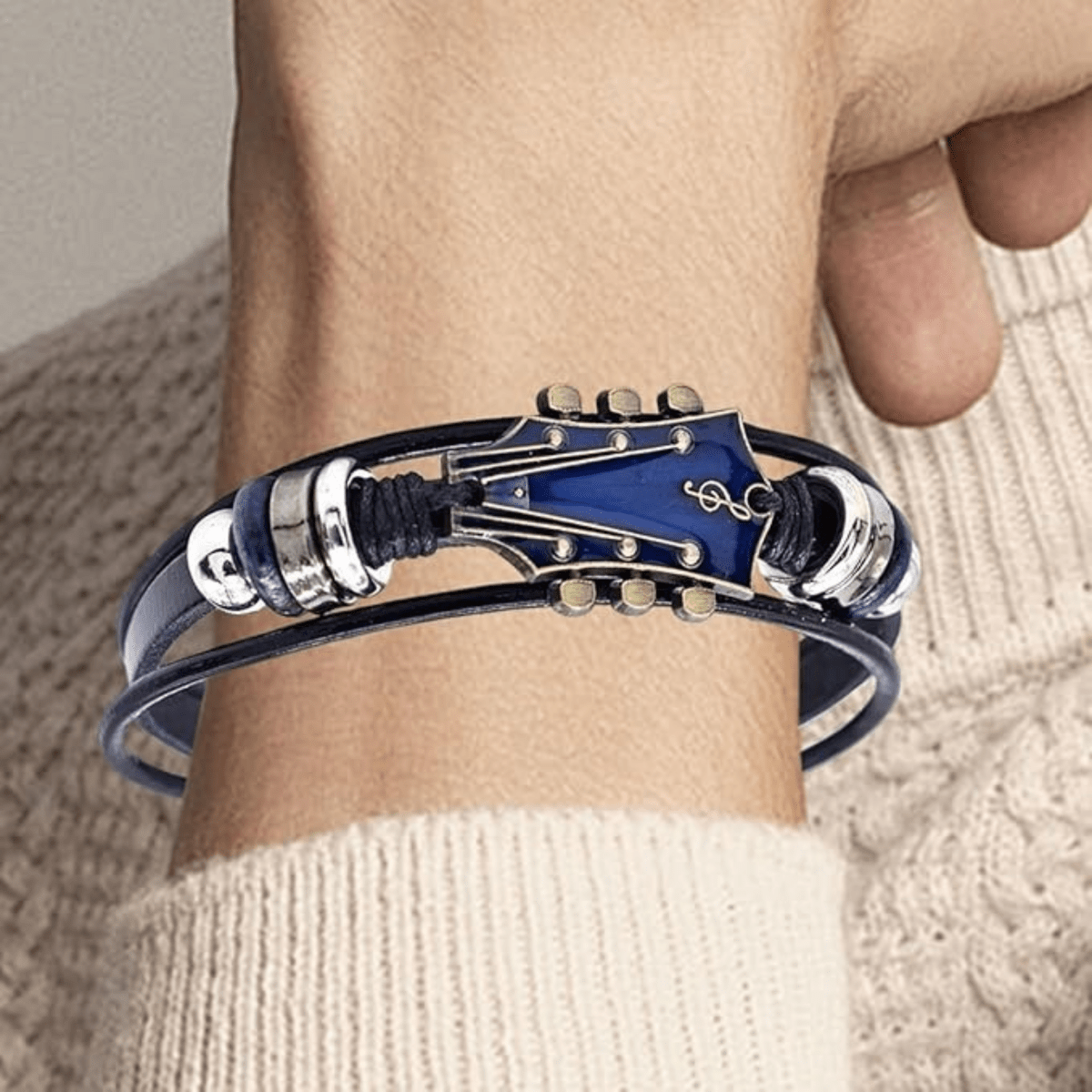 Stylish Leather Women's Bracelet with Guitar Pattern – Elegant Accessory for Music Lovers