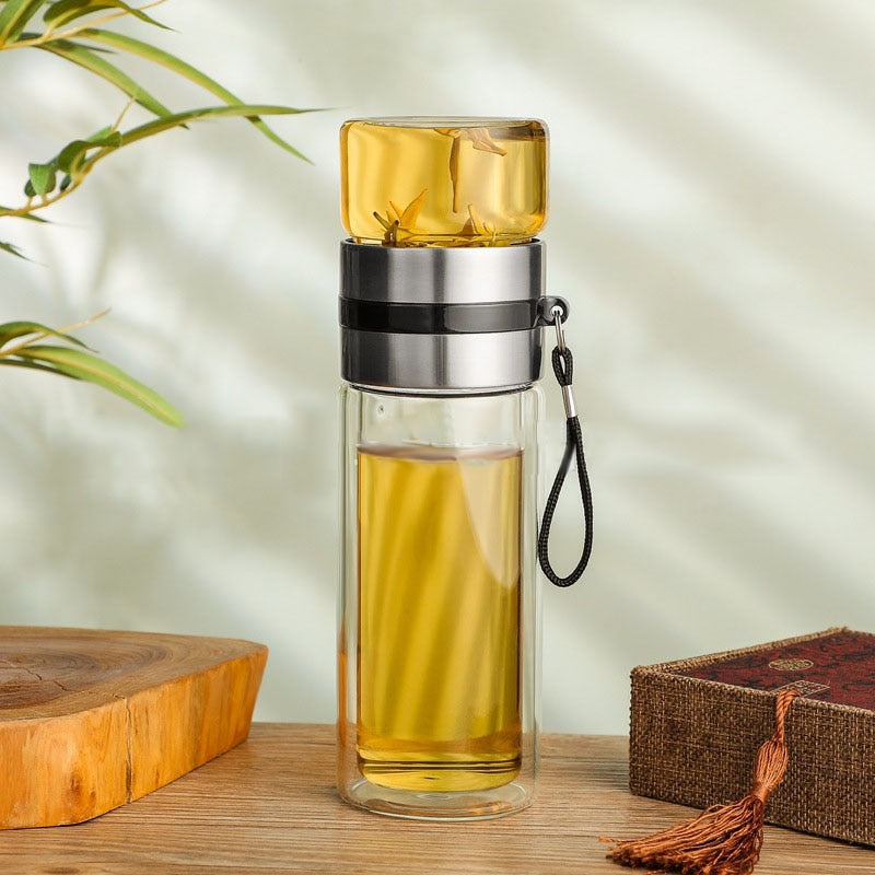 Stylish Tea Thermos – Vacuum Insulation with Antibacterial Filtration.
