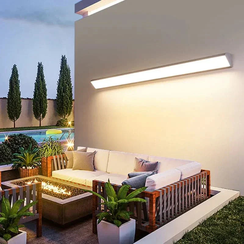 Waterproof LED Outdoor Wall Light for Patio and Entrance