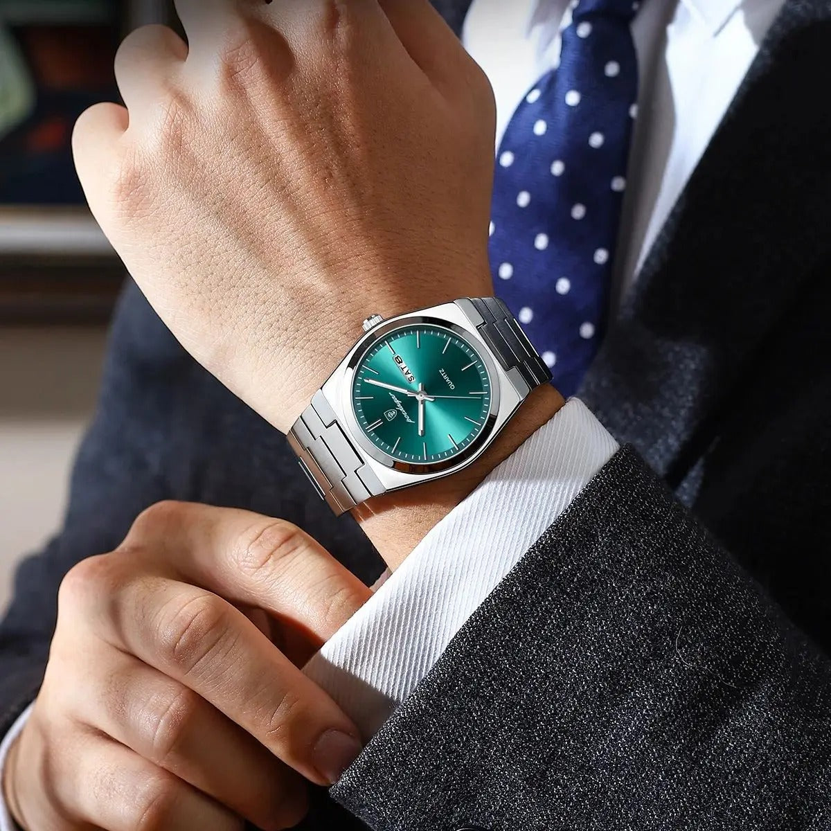 Waterproof Men's Watch in Stainless Steel - Luxury and Durability