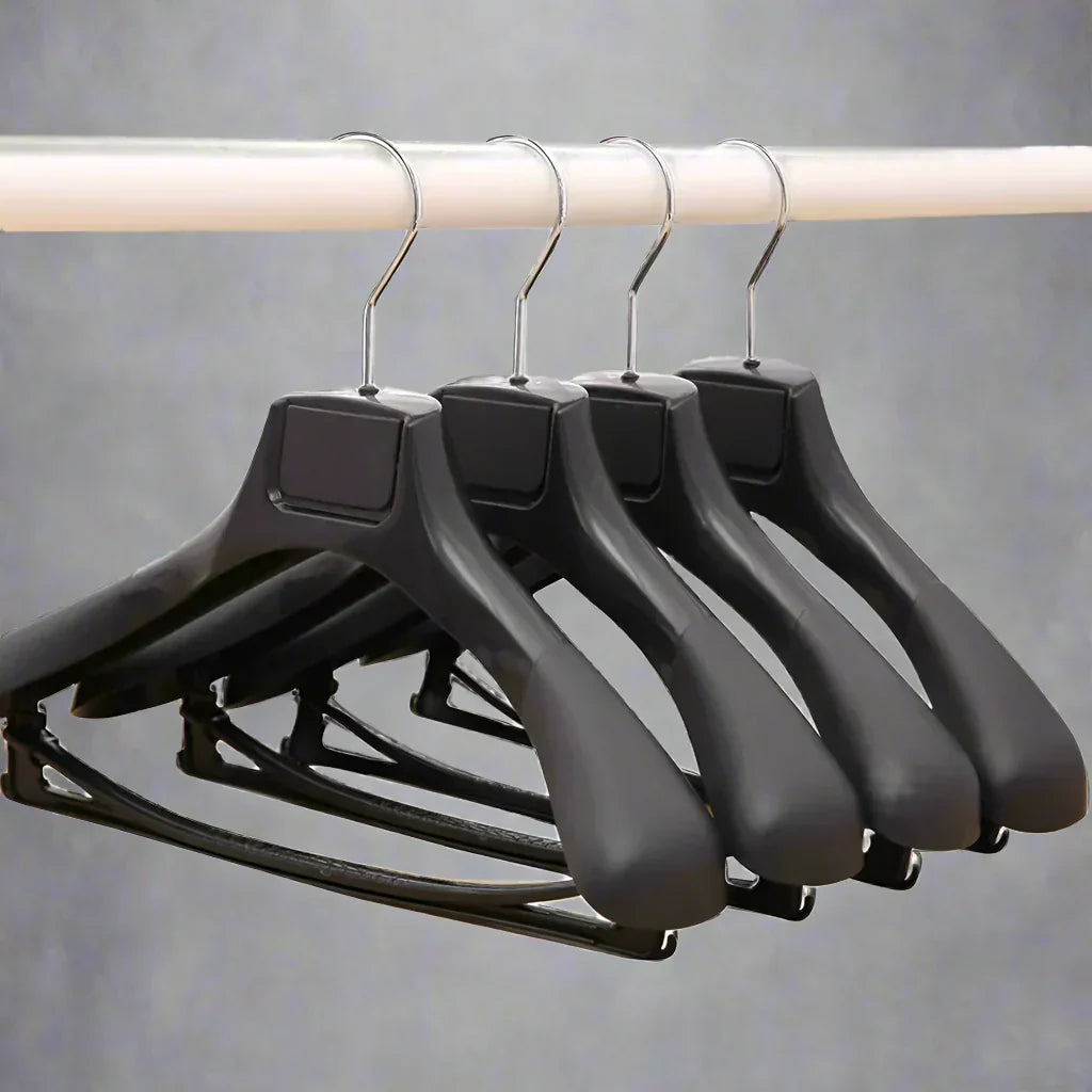 Wide Shoulder Hanger Set – Durable Plastic Clothes Hangers for Wardrobe Organization
