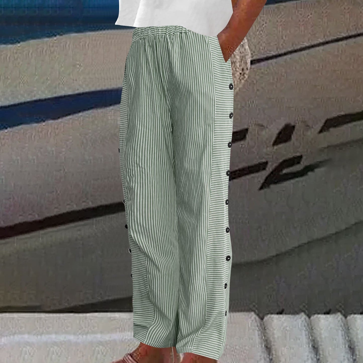 Women's Cropped Button-Detail Pants