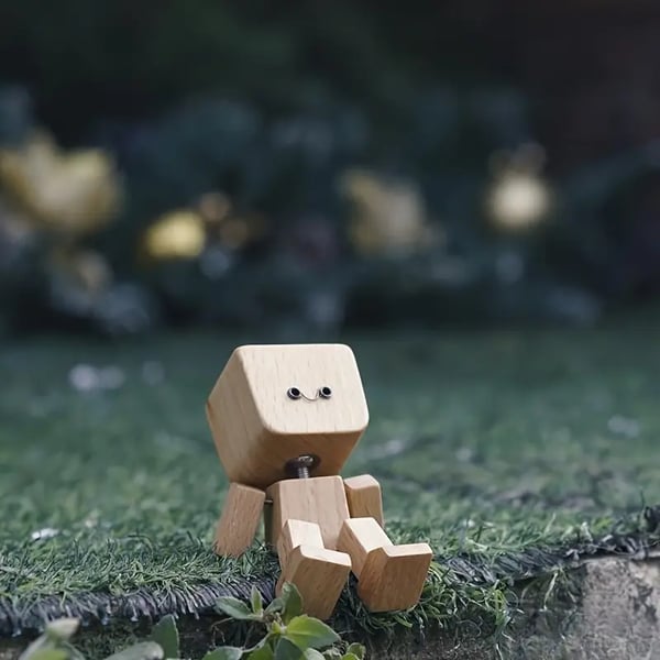 Wooden Decorative Figure | Movable Rocking Function | Changeable Faces | WobbleWood